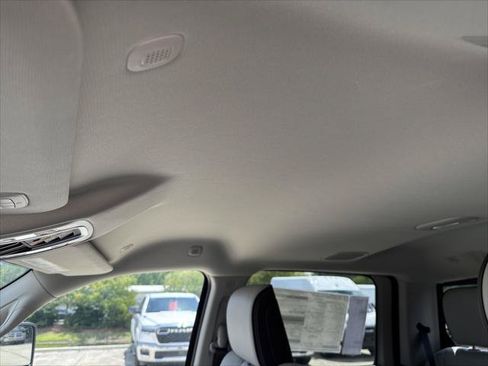 Used 2025 RAM 2500 Laramie AWD/4WD image 37