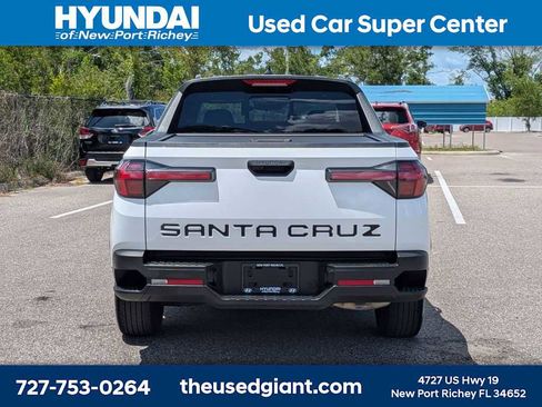 Used 2022 Hyundai Santa Cruz SEL w/ Activity Package FWD image 4