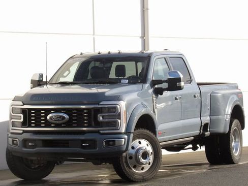 Used 2023 Ford F450 Platinum w/ FX4 Off-Road Package AWD/4WD image 1