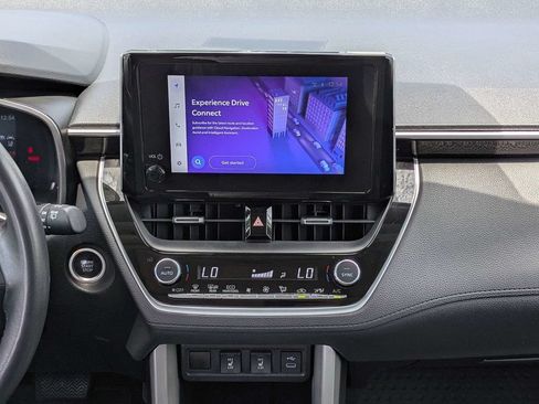 Used 2023 Toyota Corolla Cross XLE w/ Convenience Package FWD image 21