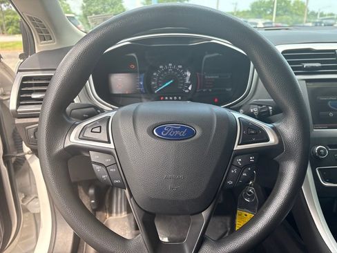 Used 2016 Ford Fusion SE FWD image 20