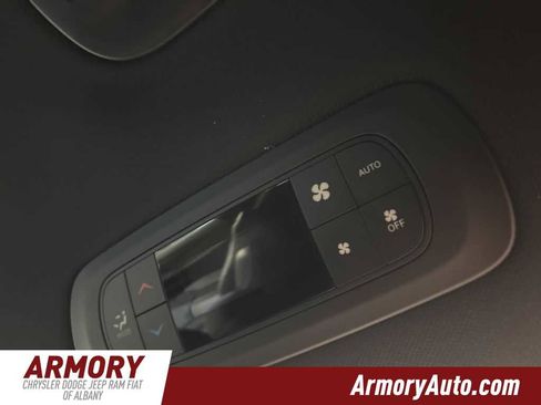 New 2026 Chrysler Pacifica Select image 39