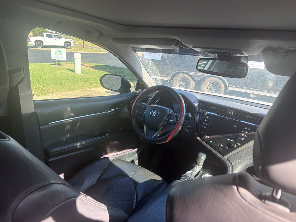 Used 2020 Toyota Camry XSE w/ Navigation Package FWD image 6