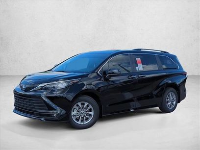 New 2025 Toyota Sienna XLE