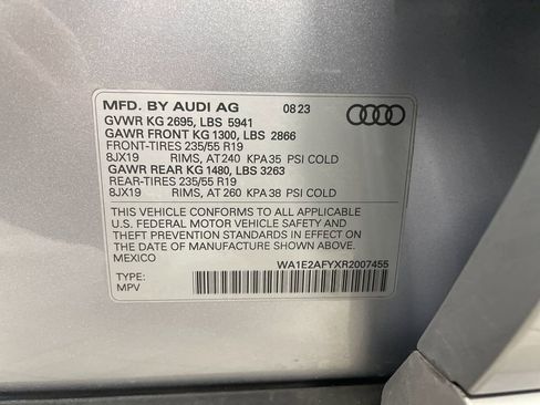 Used 2024 Audi Q5 e Premium Plus w/ Premium Plus Package image 41