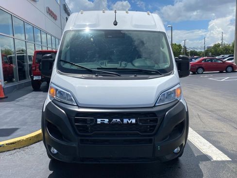 Used 2025 RAM ProMaster 2500 w/ Convenience Group FWD image 3