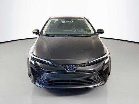 Used 2024 Toyota Corolla LE image 2