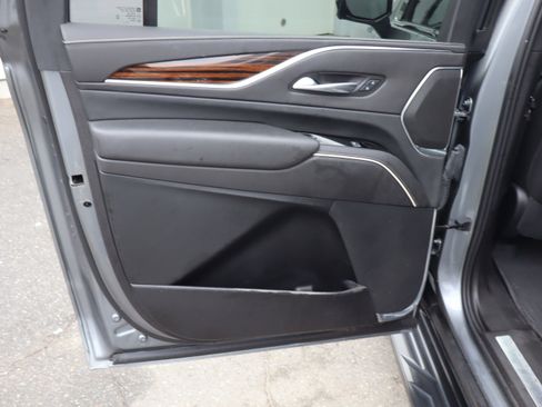 Used 2021 Cadillac Escalade ESV Premium Luxury image 34