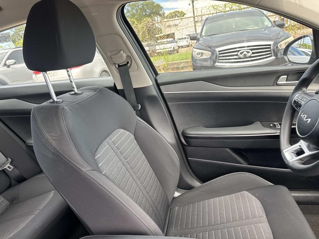 Certified 2026 Kia K5 LXS FWD image 16