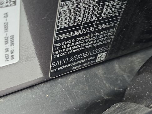 Used 2025 Land Rover Range Rover Velar Dynamic SE image 34