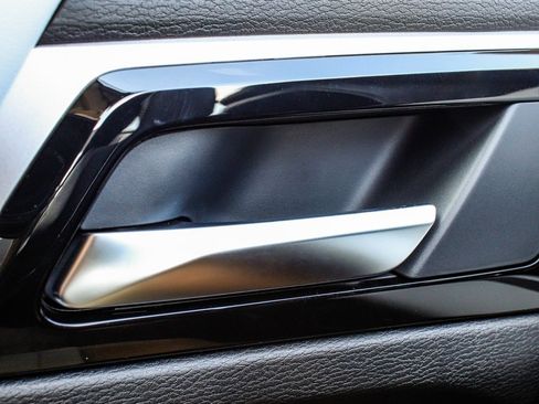 New 2025 Mitsubishi Outlander SE image 9