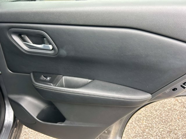 Certified 2025 Nissan Rogue SV AWD/4WD image 21
