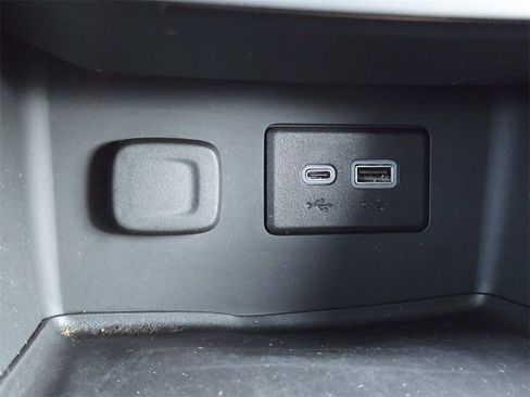 Certified 2023 GMC Acadia SLE w/ Driver Convenience Package image 30