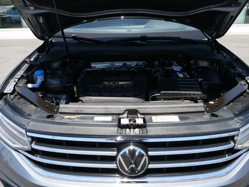Used 2024 Volkswagen Tiguan SE FWD image 29