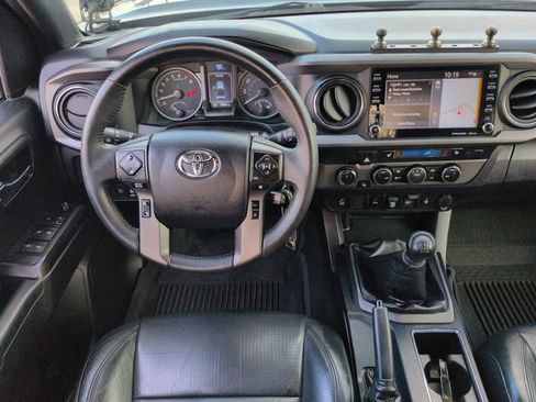 Used 2021 Toyota Tacoma TRD Off-Road w/ TRD Premium Off Road Package image 19