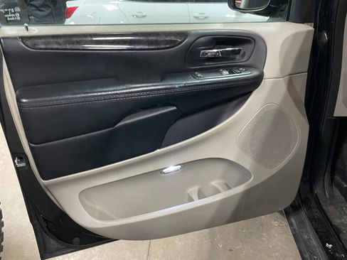 Used 2015 Dodge Grand Caravan SE w/ Quick Order Package 29E SE image 21