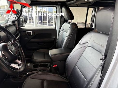 Used 2023 Jeep Wrangler Unlimited Sahara w/ Cold Weather Group AWD/4WD image 12