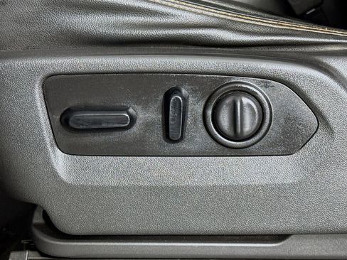 Used 2020 GMC Sierra 3500 AT4 w/ AT4 Preferred Package image 17