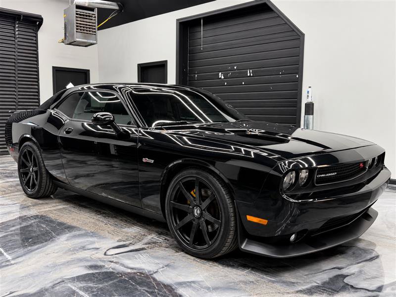 Used 2014 Dodge Challenger R/T RWD image 6