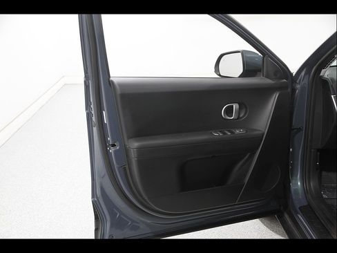 Certified 2024 Hyundai Ioniq 5 SE AWD/4WD image 4