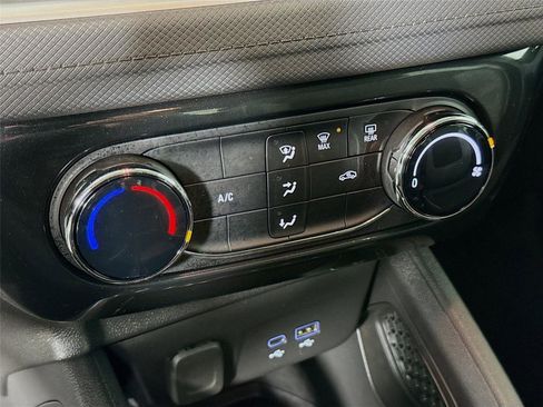 Used 2024 Chevrolet TrailBlazer LT image 16