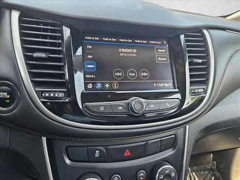 Used 2020 Chevrolet Trax LT w/ Driver Confidence Package FWD image 13