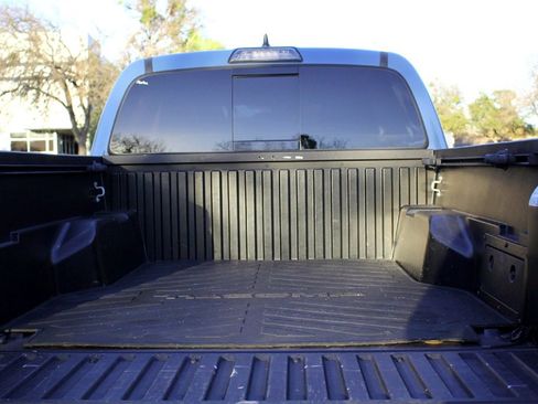 Used 2019 Toyota Tacoma TRD Sport image 30