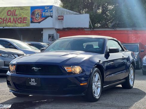 Used 2012 Ford Mustang V6 Premium 2dr Convertible image 3