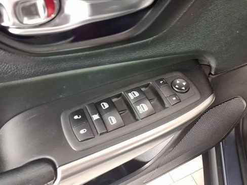 Used 2021 Jeep Cherokee Latitude Lux w/ Comfort/Convenience Group AWD/4WD image 13