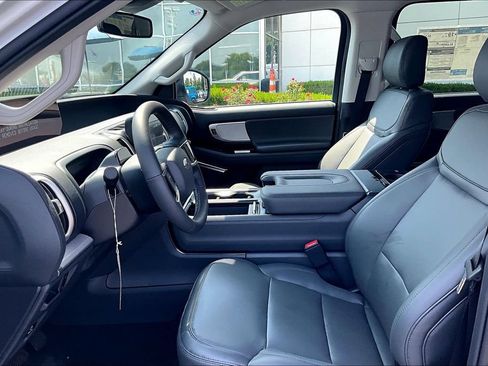 New 2026 Ford Expedition Active RWD image 9