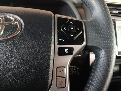 Used 2022 Toyota 4Runner SR5 Premium w/ Moonroof Package AWD/4WD image 31