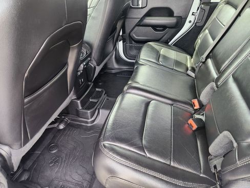 Used 2020 Jeep Wrangler Unlimited Sahara AWD/4WD image 42