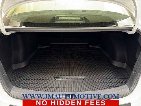 Used 2023 Toyota Corolla LE w/ LE Convenience Package FWD image 16
