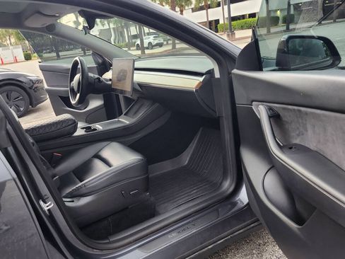 Used 2022 Tesla Model Y Long Range AWD/4WD image 20