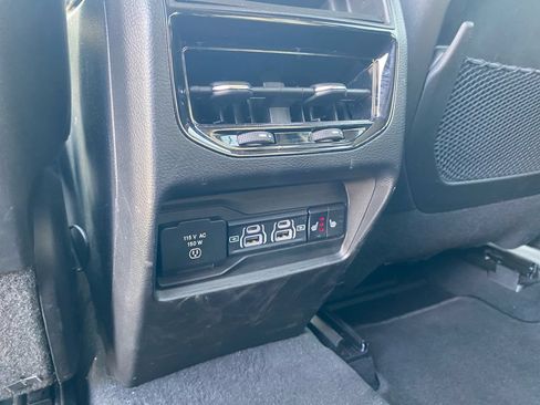 Used 2023 Jeep Grand Cherokee Limited AWD/4WD image 35