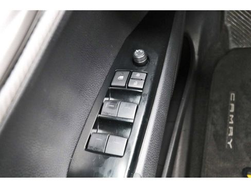 Used 2025 Toyota Camry SE w/ Convenience Package FWD image 20