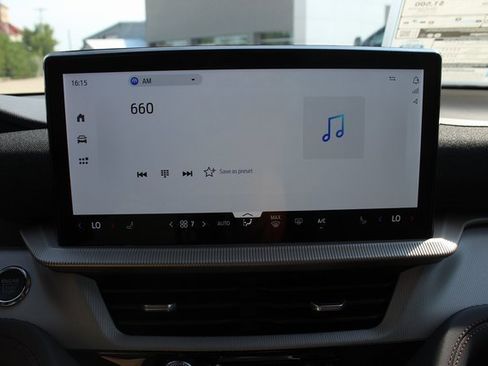 New 2025 Ford Explorer Active image 12