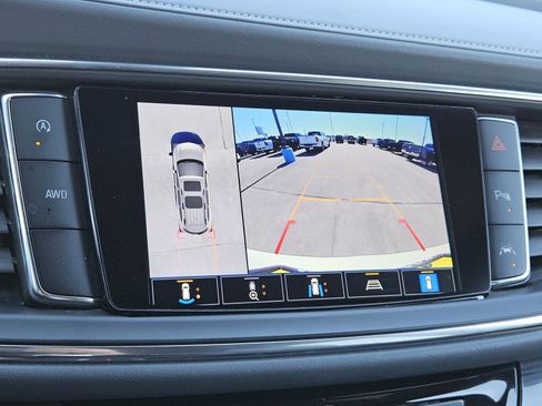 Used 2024 Buick Enclave Premium image 17