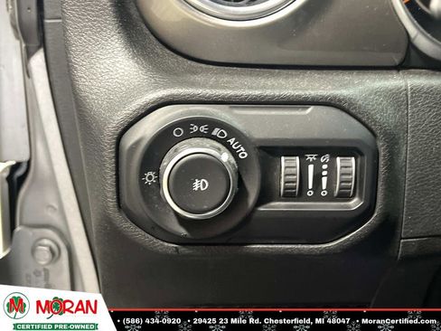Used 2018 Jeep Wrangler Unlimited Sahara image 24