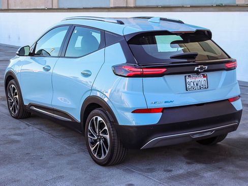 Used 2022 Chevrolet Bolt EUV Premier w/ Sun & Sound Package image 7