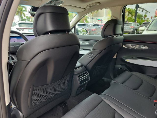 Certified 2026 Genesis GV70 2.5T Select AWD/4WD image 7