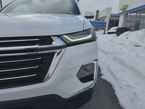 Used 2023 Chevrolet Traverse LT image 9