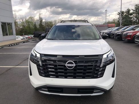 New 2026 Nissan Pathfinder Platinum w/ Cargo Package AWD/4WD image 16