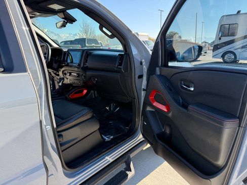 Used 2023 Nissan Frontier PRO-4X w/ Pro-4X Premium Package image 23