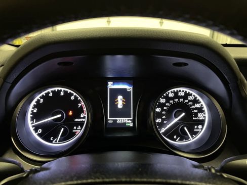 Used 2024 Toyota Camry SE w/ Convenience Package image 25