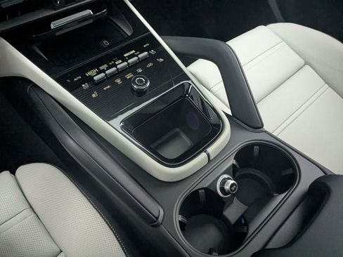 New 2026 Porsche Cayenne S image 21