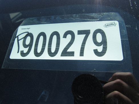 Used 2025 Chevrolet Trax RS w/ Sunroof Package image 29