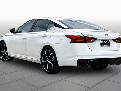 Used 2025 Nissan Altima 2.5 SR FWD image 12