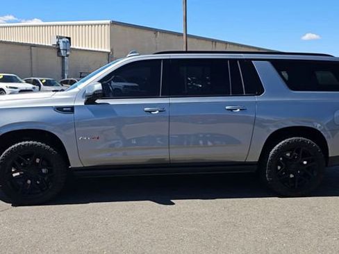 Used 2023 GMC Yukon XL AT4 w/ AT4 Premium Package AWD/4WD image 5