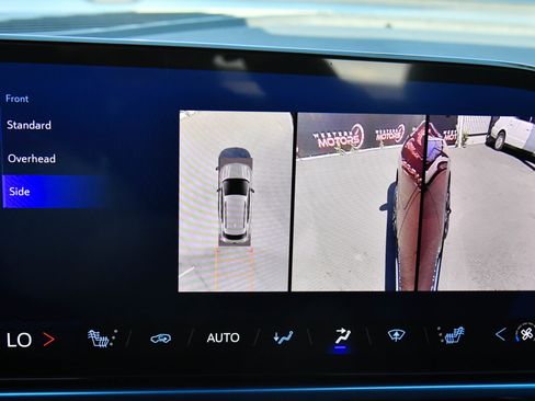 Used 2024 Chevrolet Equinox EV LT w/ LPO, Trailering Package image 25